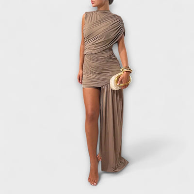 Lila - Stylish, slim-cut dress with round neckline and pleats